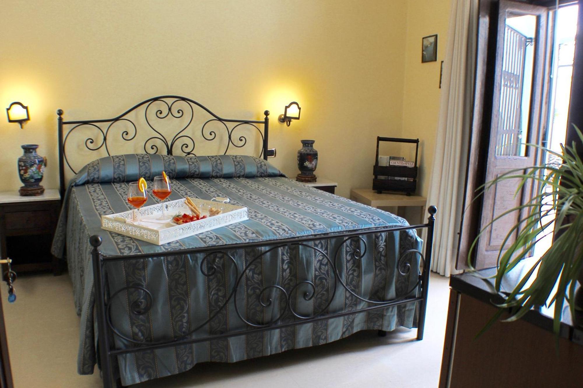 Palazzo Senape De Pace Bed & Breakfast
