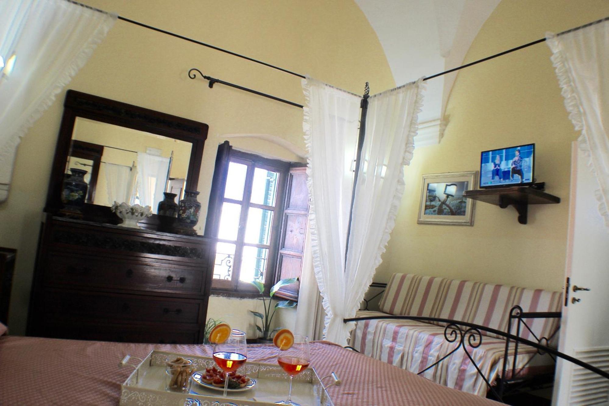 Bed & Breakfast Palazzo Senape De Pace 2*