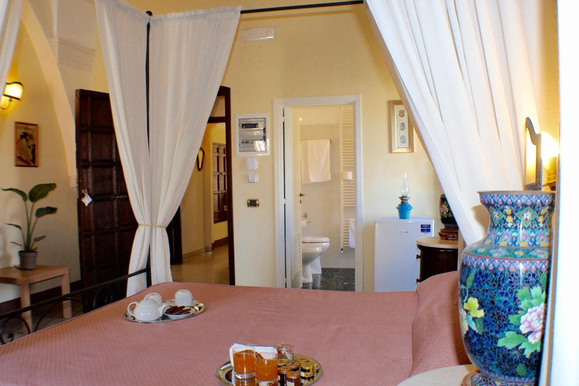 Palazzo Senape De Pace Bed & Breakfast 2*