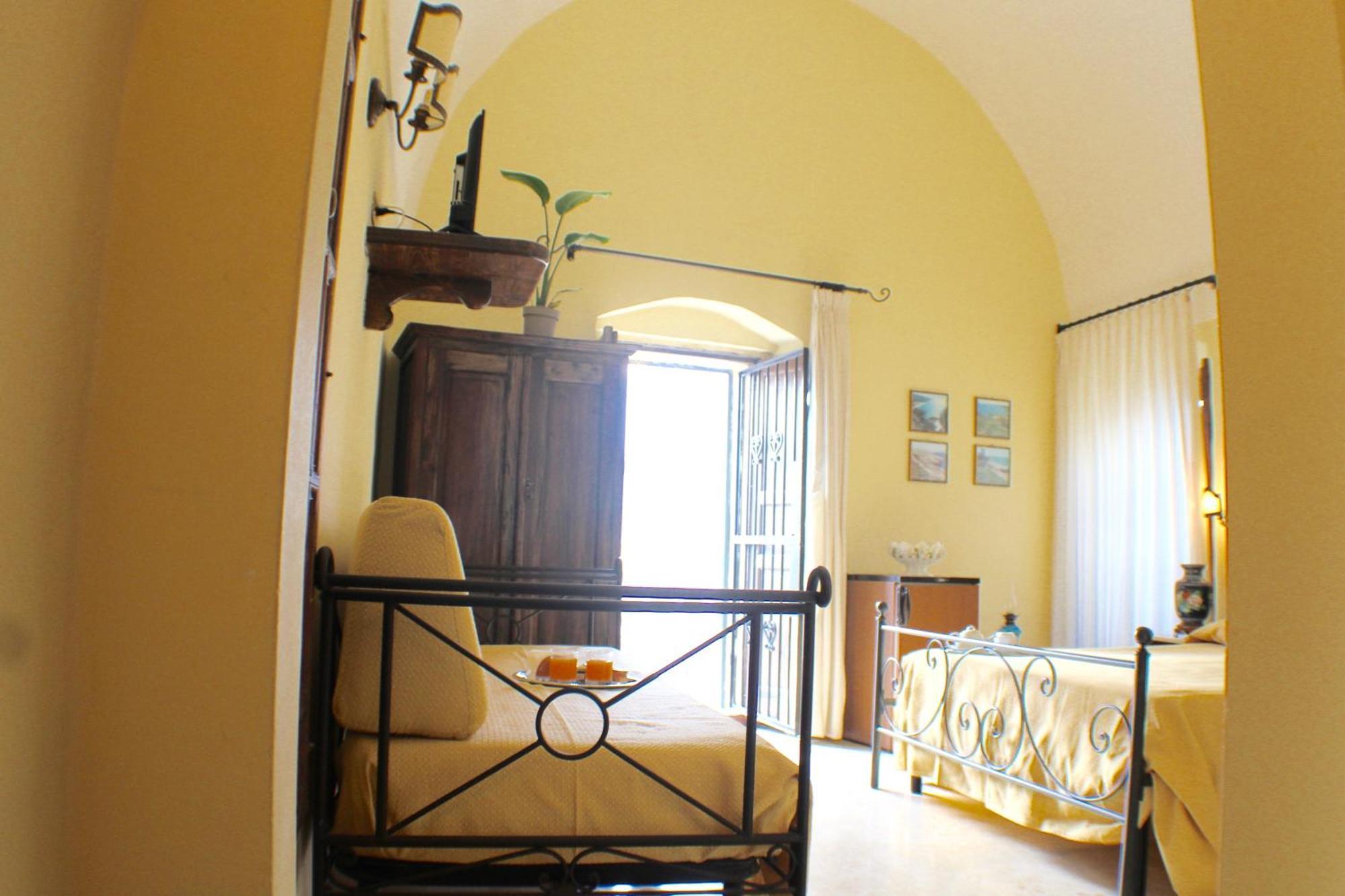 Palazzo Senape De Pace 2*
