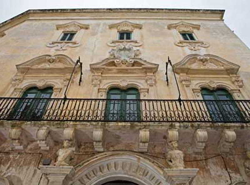Palazzo Senape De Pace 2*